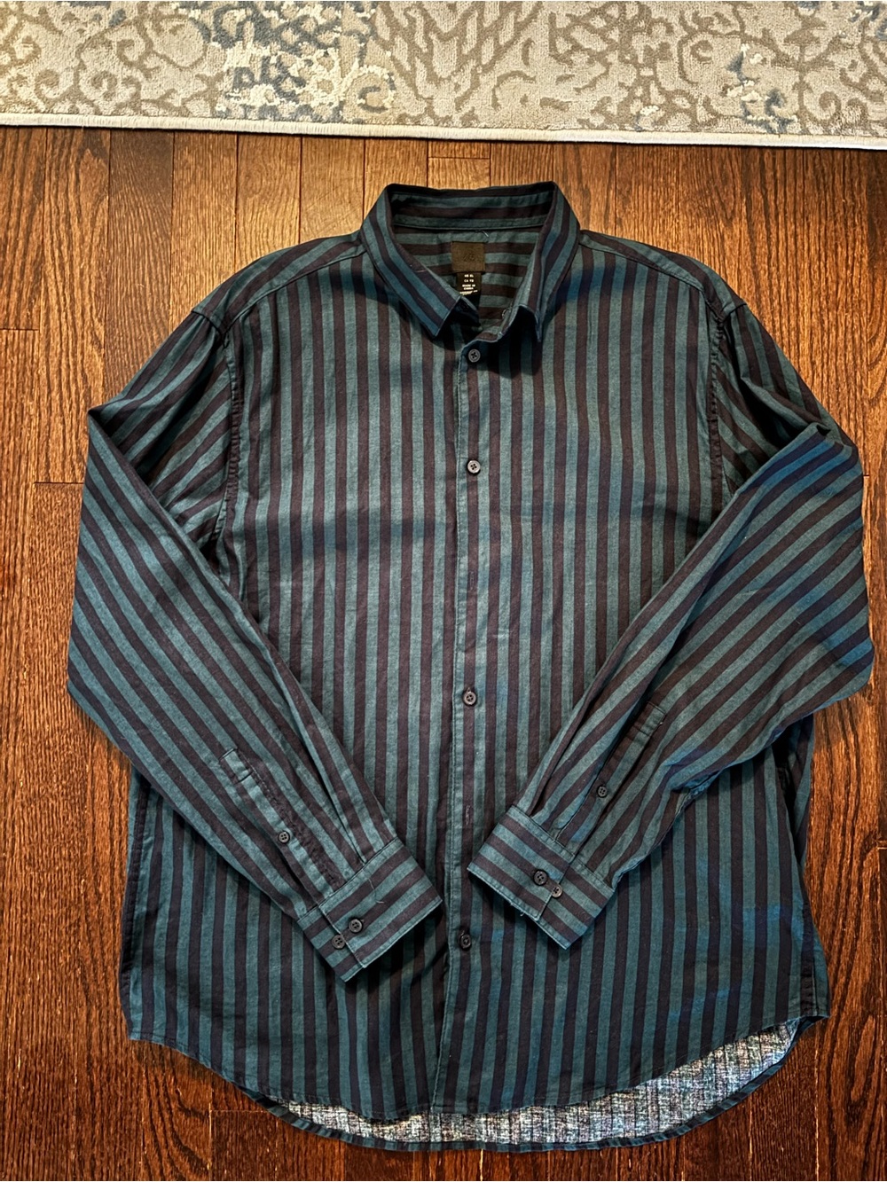 H&M Men's Teal and Black Vertical Stripe Button-Up Shirt